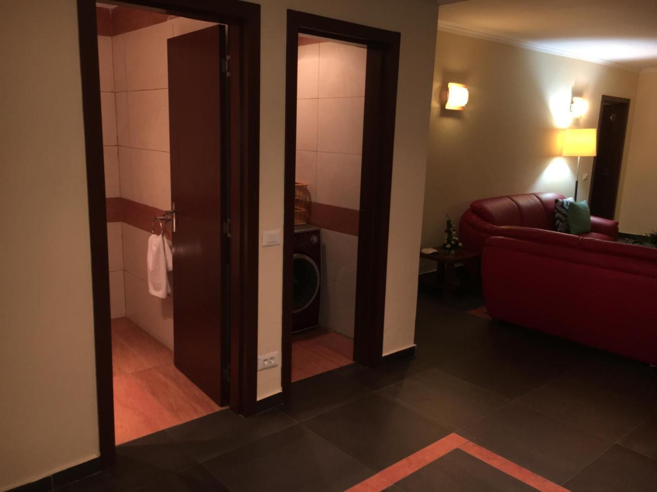 Djeug'Appart Hôtel Yaoundé Exterior foto