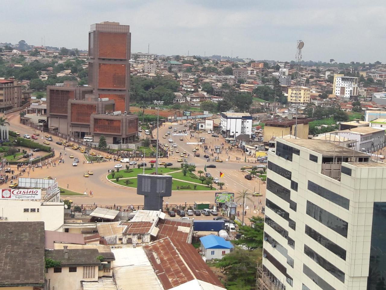 Djeug'Appart Hôtel Yaoundé Exterior foto